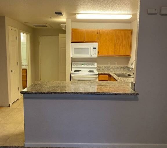Foto 1 de apartamento ubicada en 10001 Woodcreek Oaks Blvd Unit 115