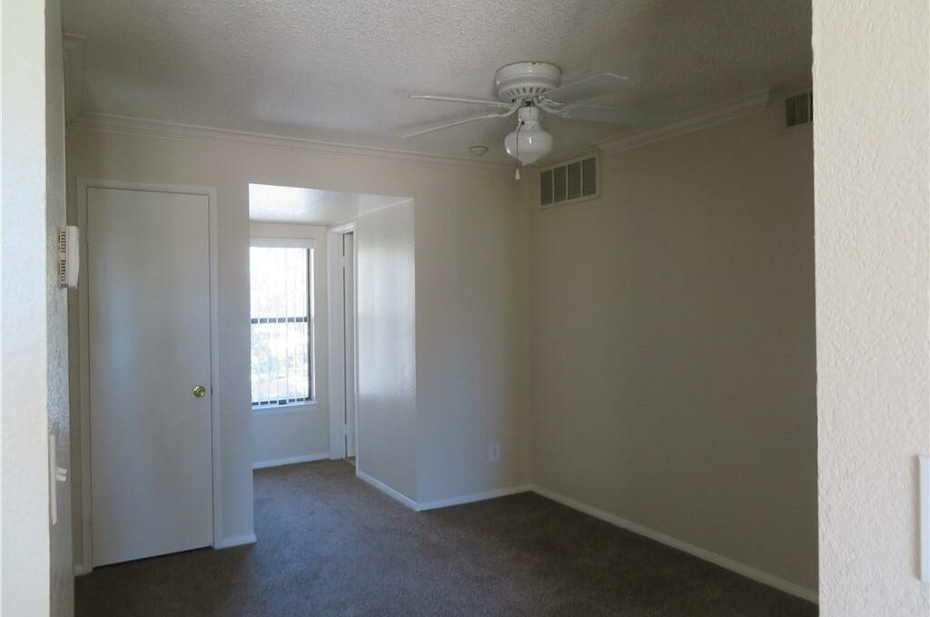Foto 3 de apartamento en 10655 Lemon Ave Apt 1707