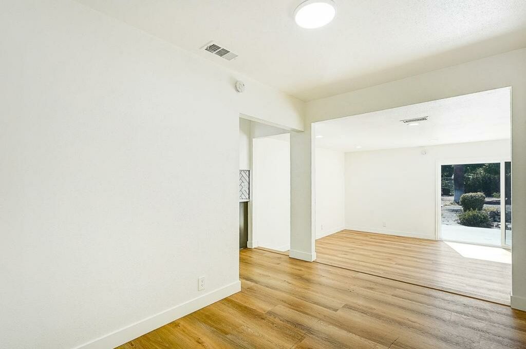 Foto 2 de apartamento ubicada en 157 S San Jose Dr