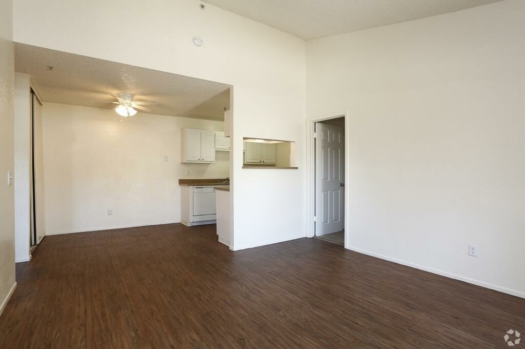 Foto 2 de apartamento ubicada en 2632-2652 1st St