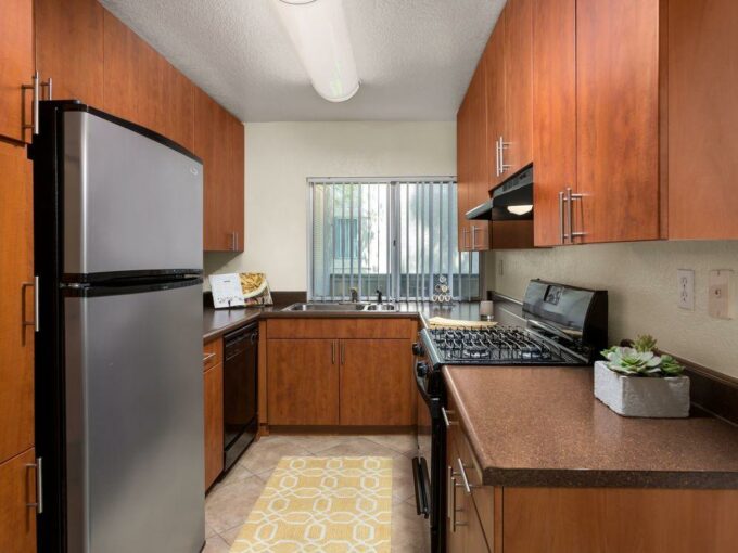 Foto 1 de apartamento en 325 S San Dimas Canyon Rd