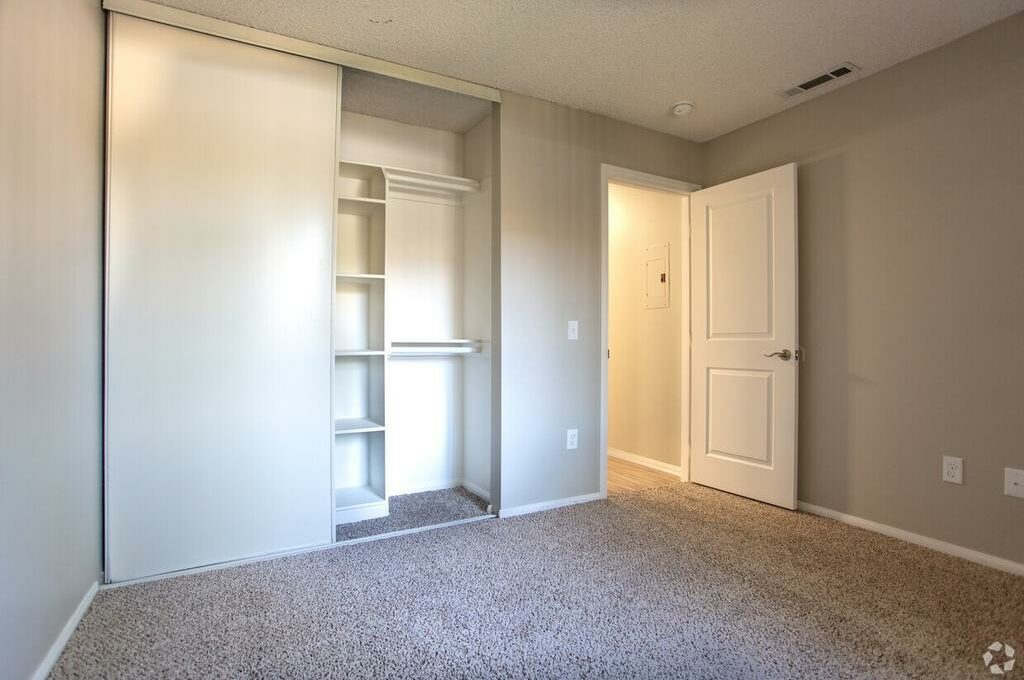 Foto 2 de apartamento ubicada en 43436 16th St W