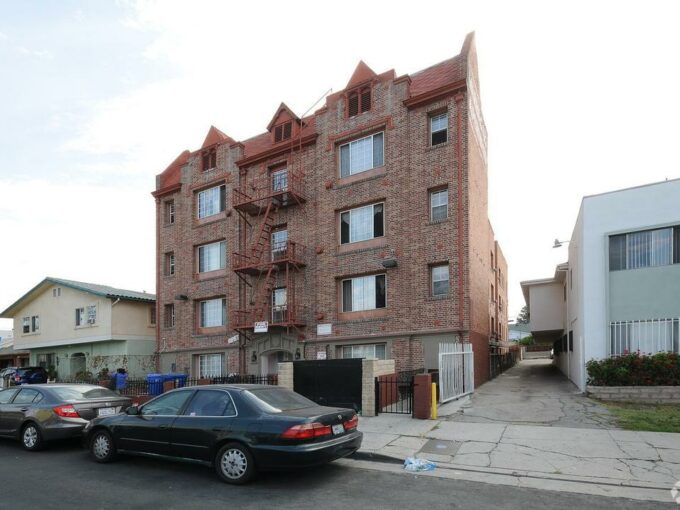 Foto 1 de vivienda ubicada en 516 N Harvard Blvd