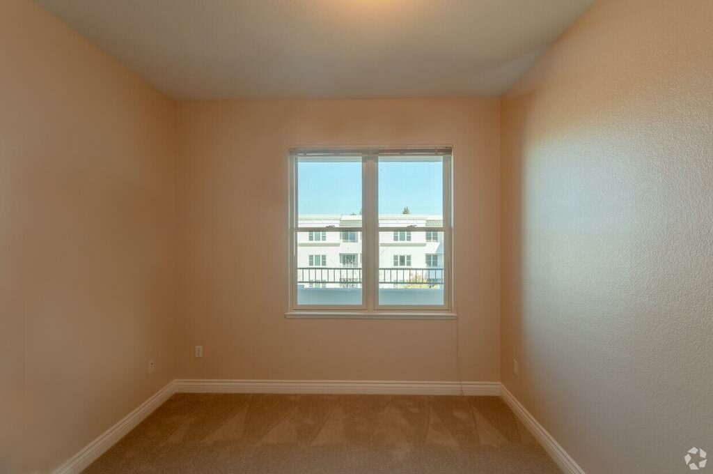 Foto 2 de apartamento ubicada en 615 Healdsburg Ave