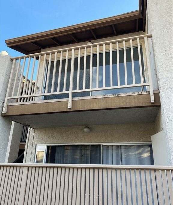 Foto 1 de vivienda en 901 Golden Springs Dr Unit E15