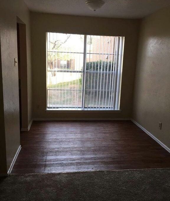 Foto 3 de apartamento en 300 Lake Lamond Rd