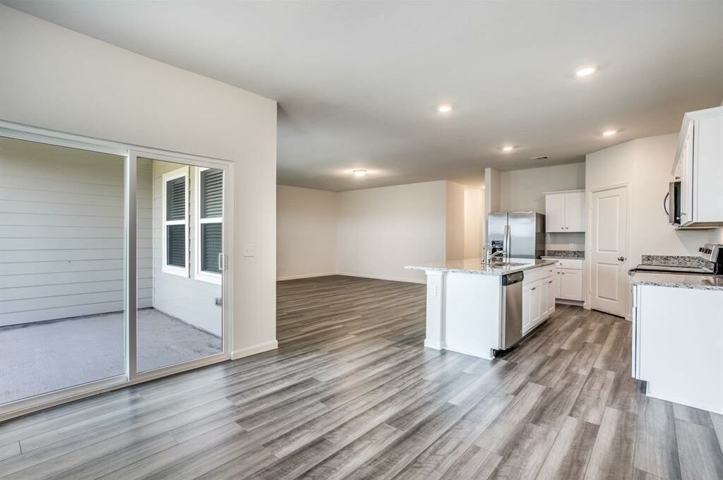 Foto 2 de apartamento ubicada en 4055 Scarlet Oak Ln